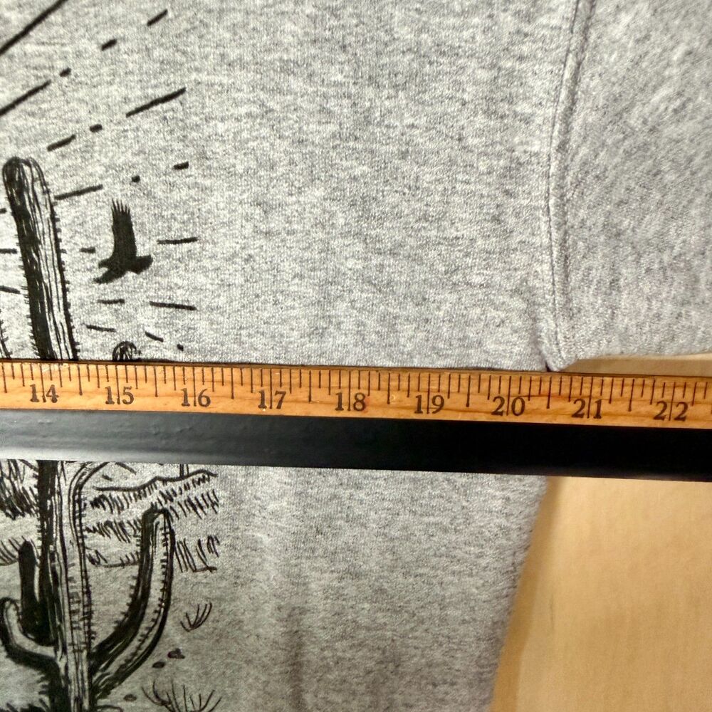 New Jerzees Heather Gray Jackalope Desert Cactus Graphic Sweatshirt M - Picture 3 of 7